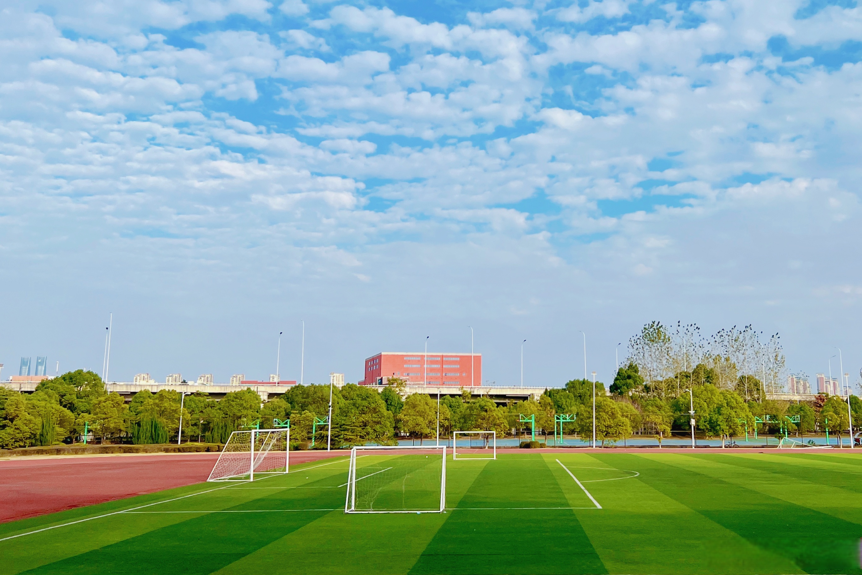 南昌大学(南昌大学是985还是211)